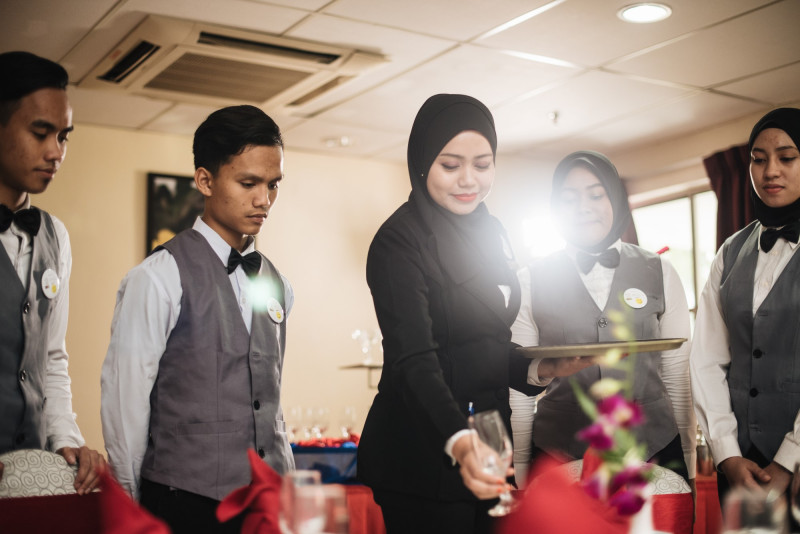 Service sector revenue rises 1.7% in Q4 2020