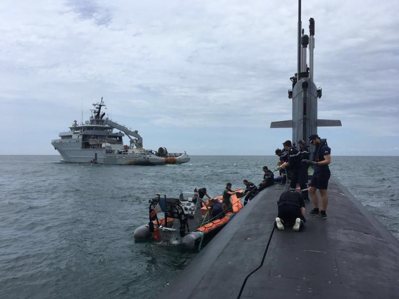 French submarine patrols S. China Sea, likely angering Beijing