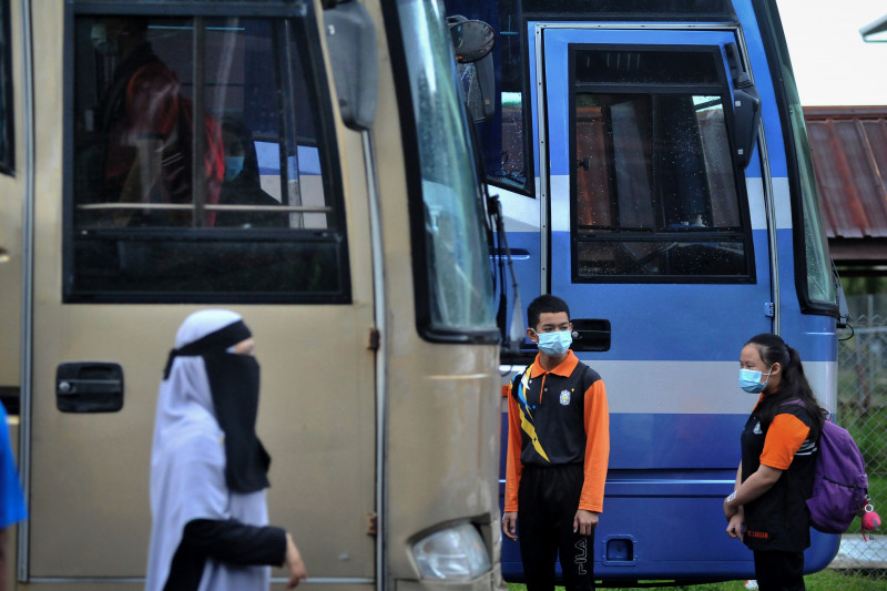 Express, stage buses in Sarawak allowed full-capacity operations from today