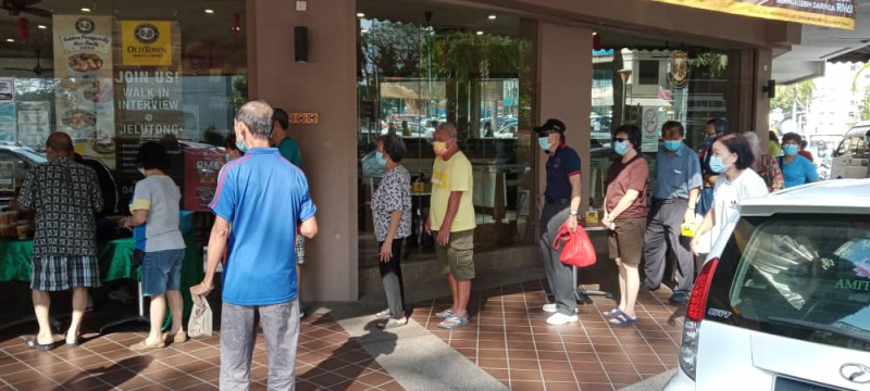 ‘Take the lead from Oldtown Kopitiam’s free food drive’