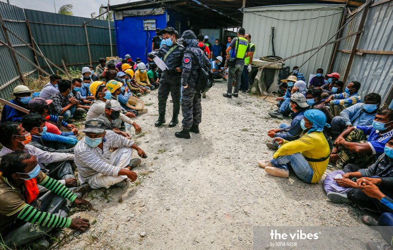 49 foreign workers held in Kepala Batas construction site raid