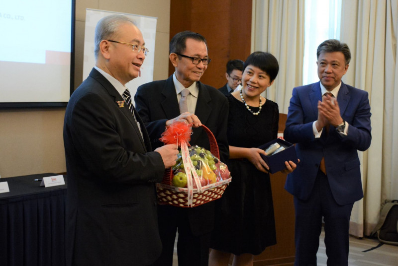 Star Media chairman and director Fu Ah Kiow resigns