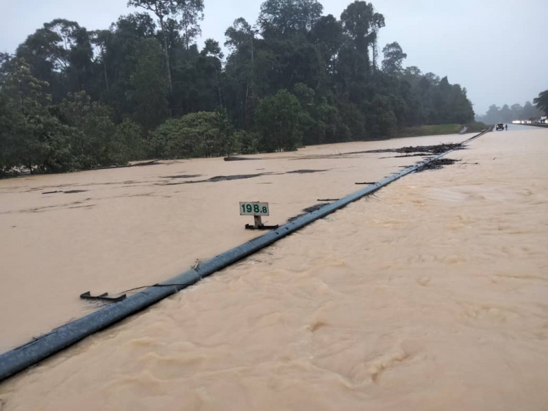 Flooding at East Coast Highway Phase 1 disrupts travellers
