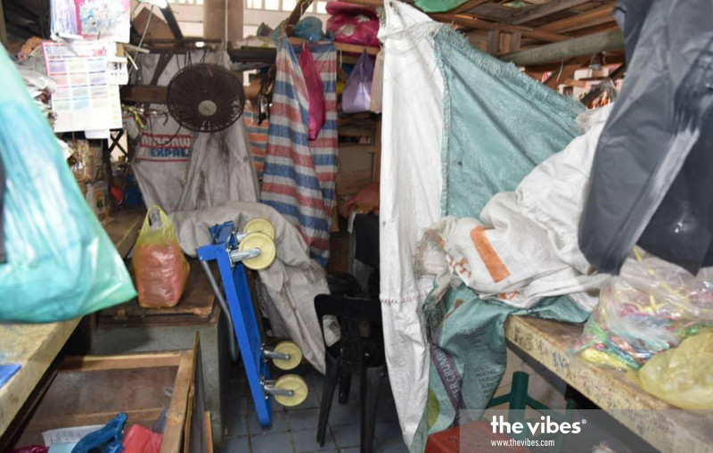 Notice against unauthorised structures riles KK General Mart hawkers
