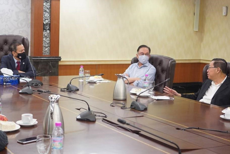 PH leaders, Art Harun discuss need to let Parliament sit