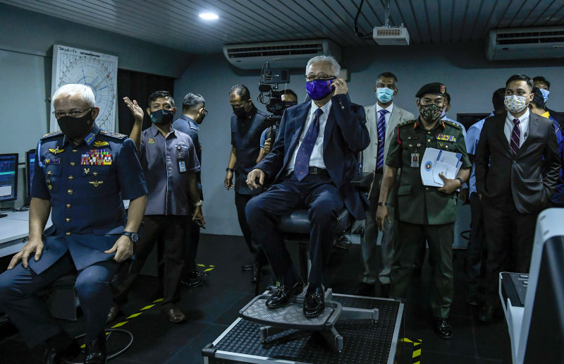 Tie-ins with private sector, ministries key to commercialising UPNM products: Ismail Sabri