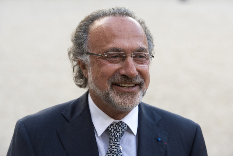 French billionaire MP dies in helicopter crash
