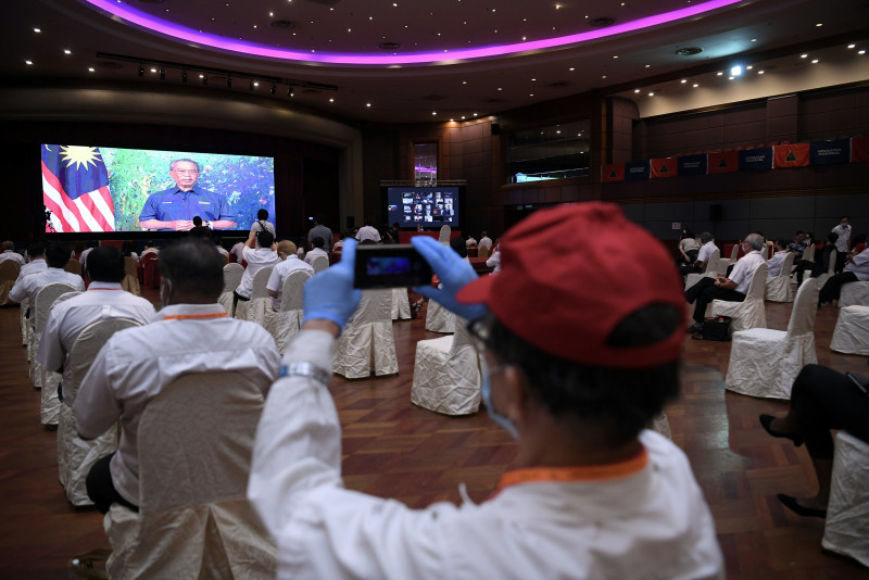 Political stability prerequisite to attract investments, and Perikatan ensures that: PM