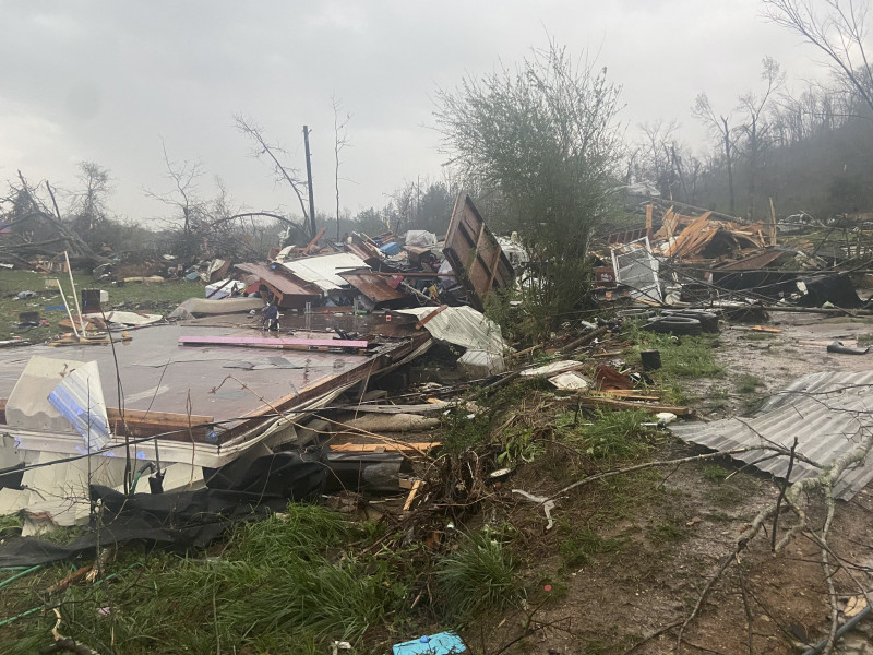 Loss of life as tornadoes sweep Alabama