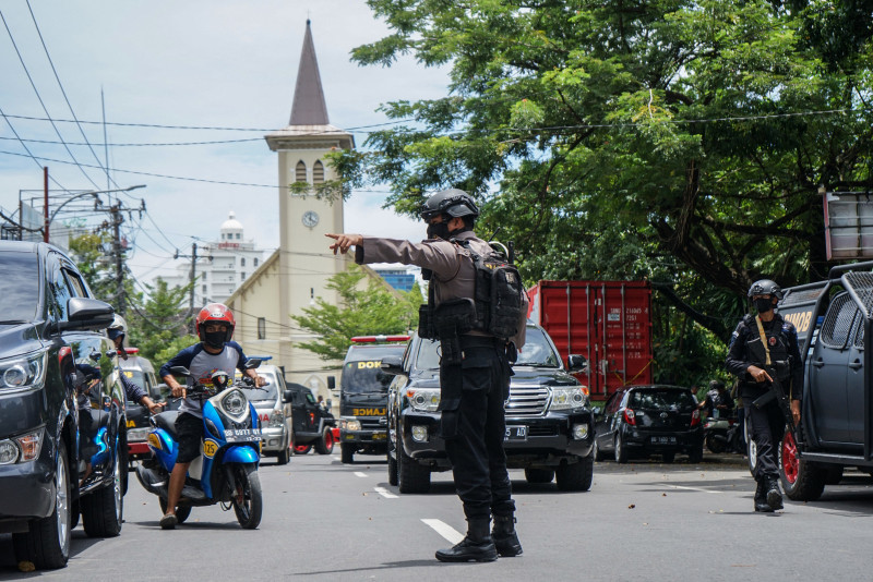 Indonesia cathedral rocked by Palm Sunday suicide bombing