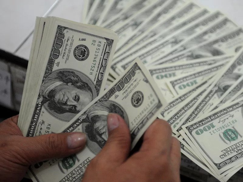US dollar dives as inflation continues to cool last month