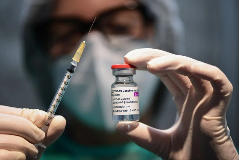 UK to offer alternatives to AstraZeneca jab for under-30s