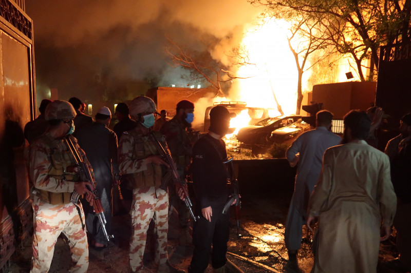 4 dead in bomb blast at Pakistan hotel hosting China ambassador