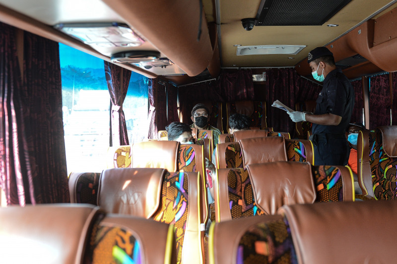 Don’t let anyone abuse travel bubble to go home for Raya, travel agencies told