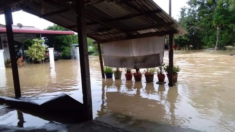 Penang’s Machang Bubok residents break fast amid floodwaters as heavy rains hit