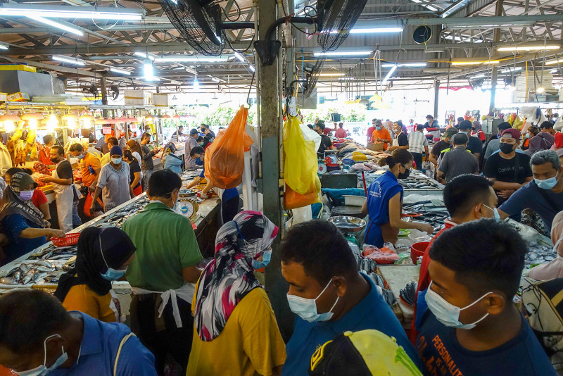 People high on Aidilfitri mood despite ongoing MCO