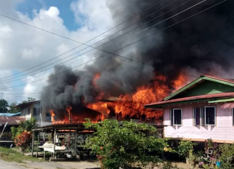4 houses in central Sarawak razed in morning blaze