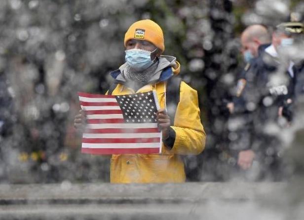 US stocks rebound as CDC lifts mask directive
