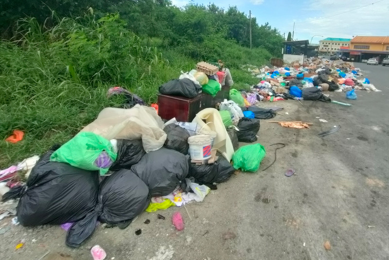 Sandakan folk turn into ‘rubbish police’ as new contractors start work