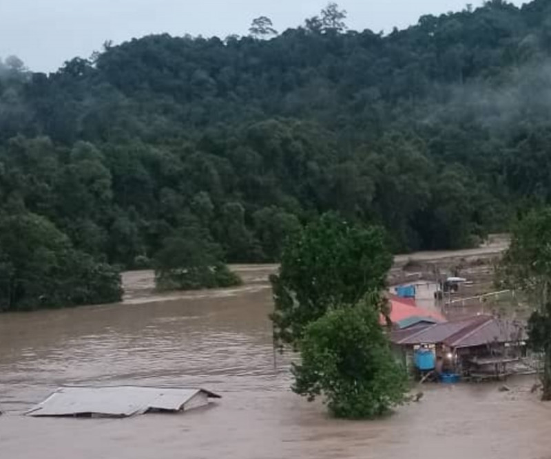 Severed land routes cut off thousands of Sarawak flood victims