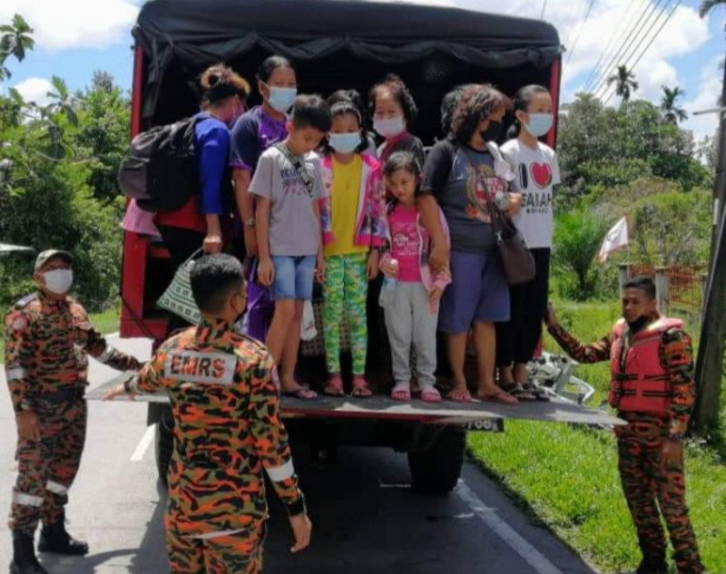 More flood relief centres set up in S’wak’s interior for evacuees