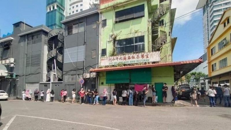 Calls grow for action to be taken against Sibu McDonald’s crowd