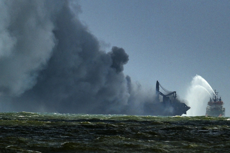Sri Lanka marine disaster imminent as ship continues burning off coast 