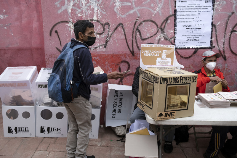 2 heads, other human remains left at Mexican polling stations