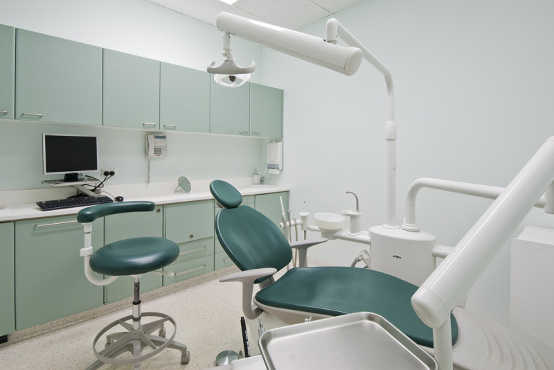 Kuala T’ganu housewife charged with operating illegal dental clinic
