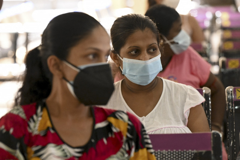Bankrupt Sri Lanka allows younger women to work abroad