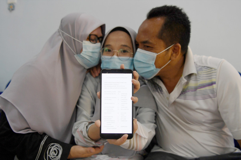 Hearing-impaired Pahang student repays teacher’s efforts with top scores in SPM