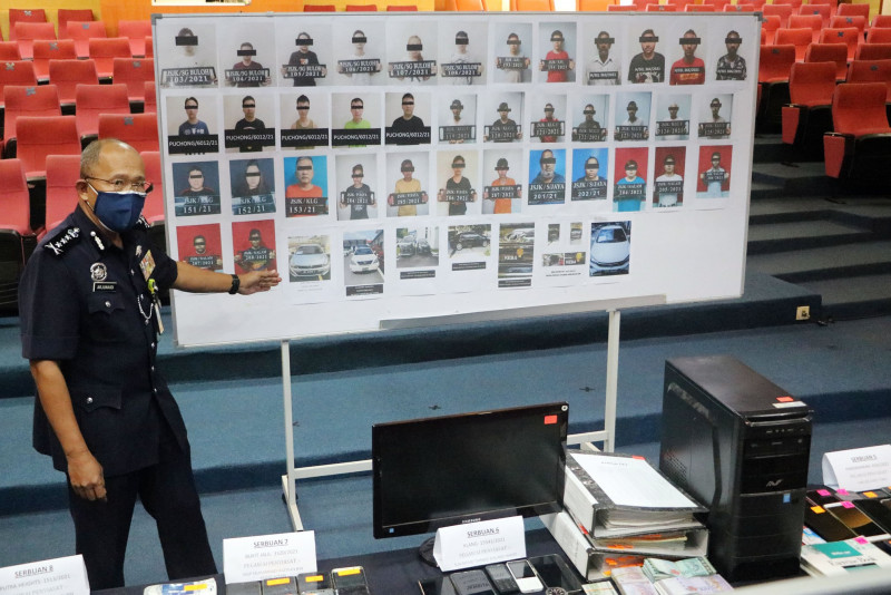 Cops cripple 10 Ah Long syndicates, arrest 38 individuals