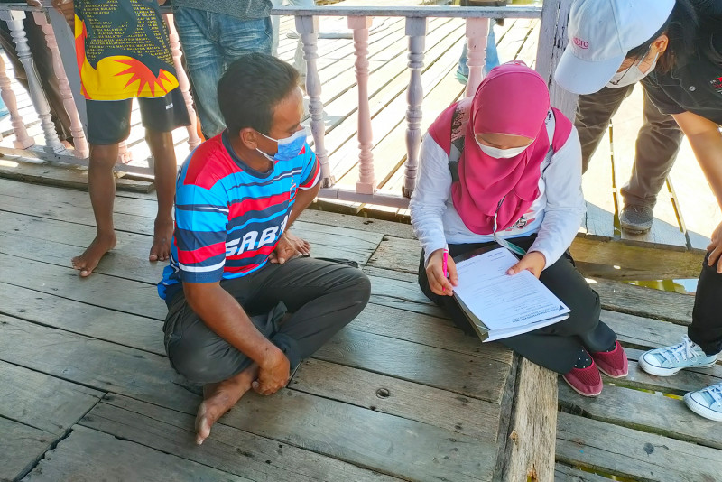 Fighting hearsay to get Sandakan islanders inoculated against Covid-19