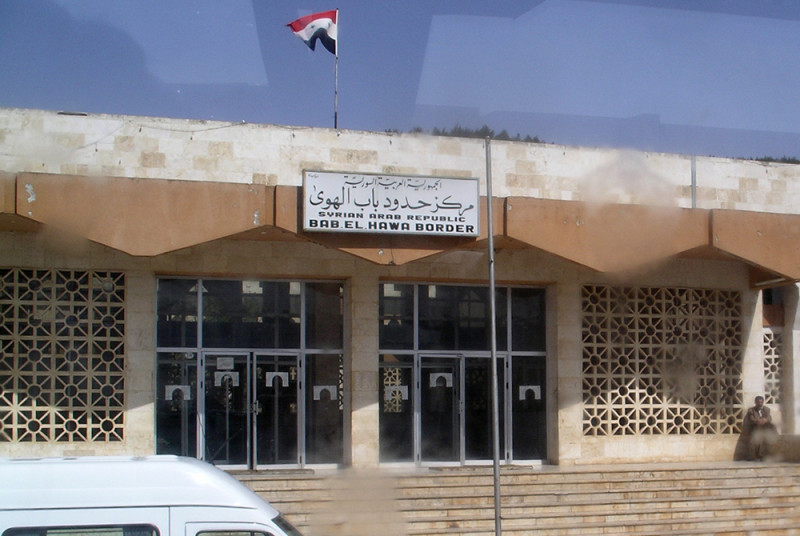 US warns Russia not to veto Syria frontier access
