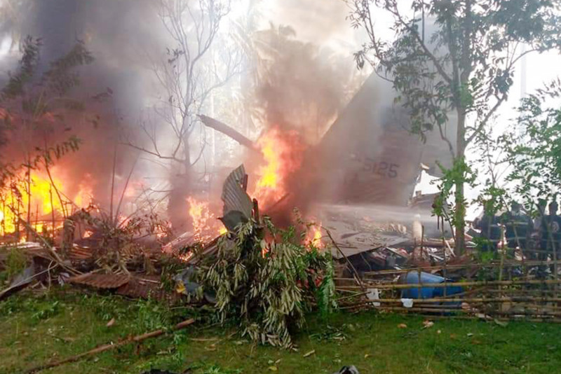 [UPDATED] 45 killed as Philippine military plane crashes after ‘missing runway’