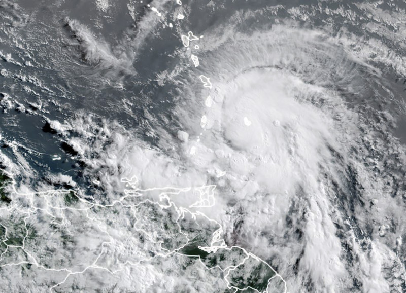 Storm Elsa cuts through Caribbean after claiming 3 lives