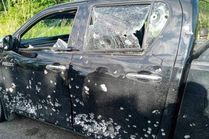 Thailand home-made bomb blast injures 8 cops