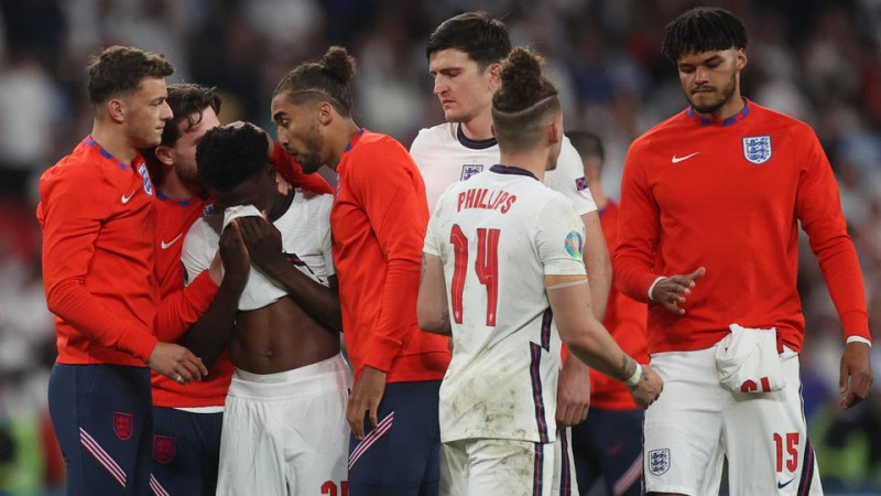 Facebook, Twitter to tackle racial abuse of England footballers