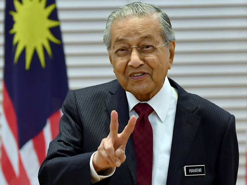 [UPDATED] Dr Mahathir discharged from IJN, to receive periodic treatment when needed