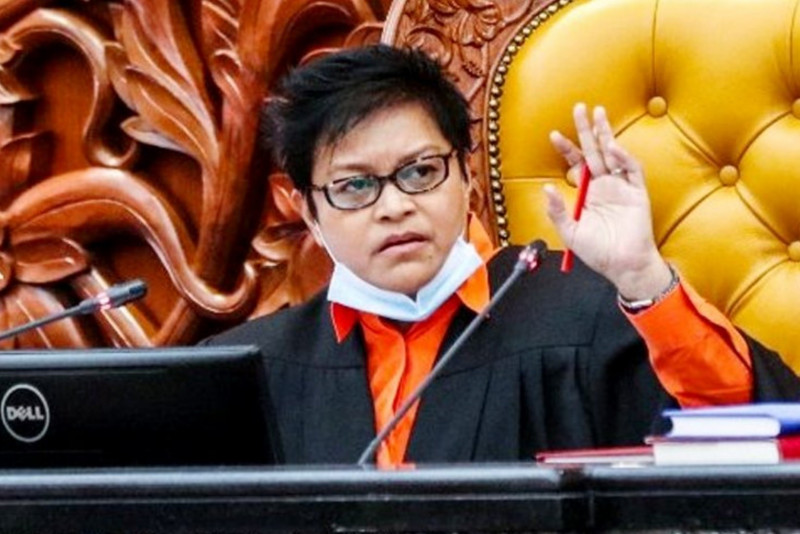 Citing hopes for a reset, Azalina quits as deputy speaker