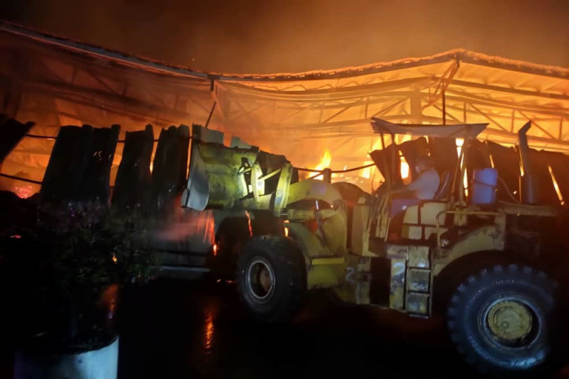 After 5 hours, firefighters finally put out big blaze at Penang factory