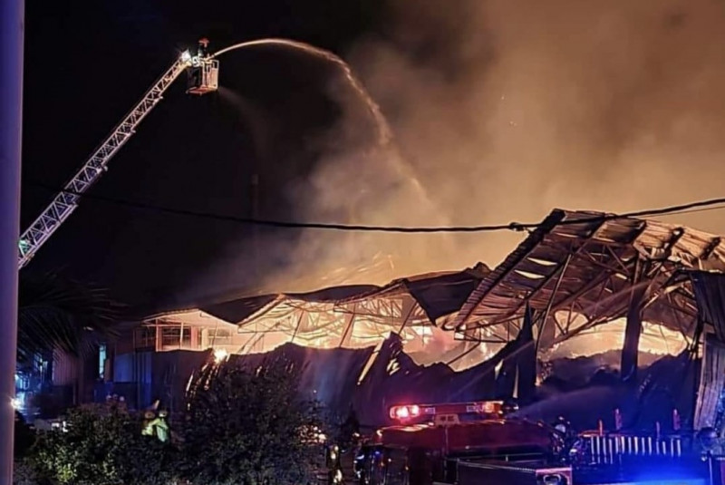 Public urged to report fires as hot, dry weather extends