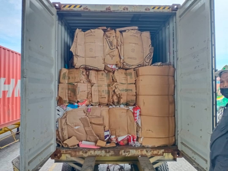 24 containers of paper waste from US, Canada ordered home over absent licences