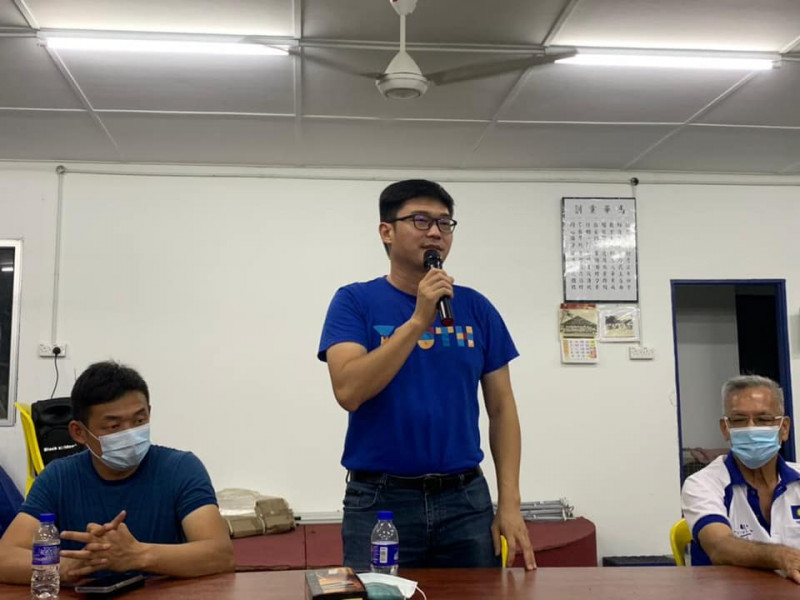 Perak MCA Youth chief breaks party line, urges Muhyiddin to resign