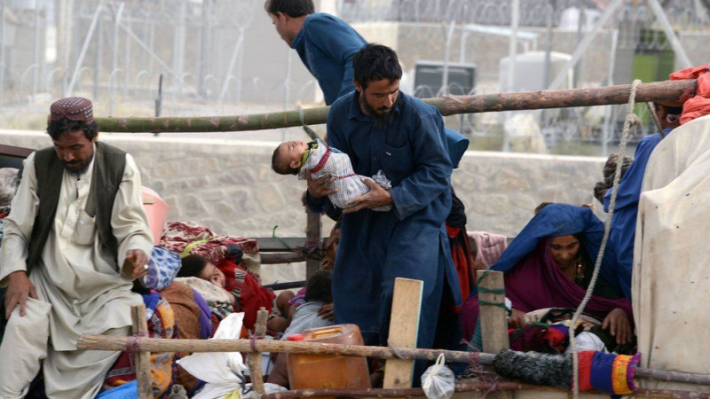 [Image: 20210818-afghanistan_evacuation_post-tal...r-AFP.jpeg]