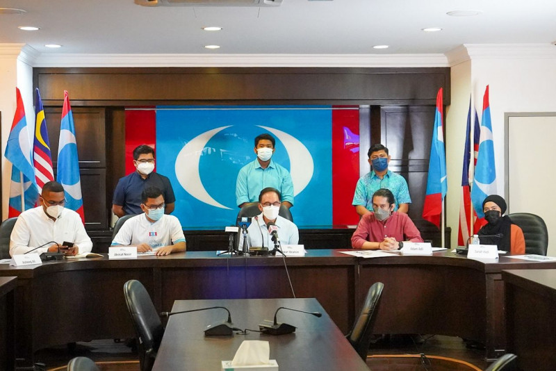 PKR or Pakatan logo in GE15? Strong case for using either, says Anwar
