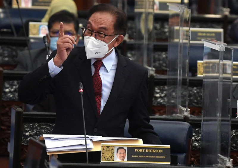 Anwar adamant Dewan Rakyat should debate Pandora Papers issue