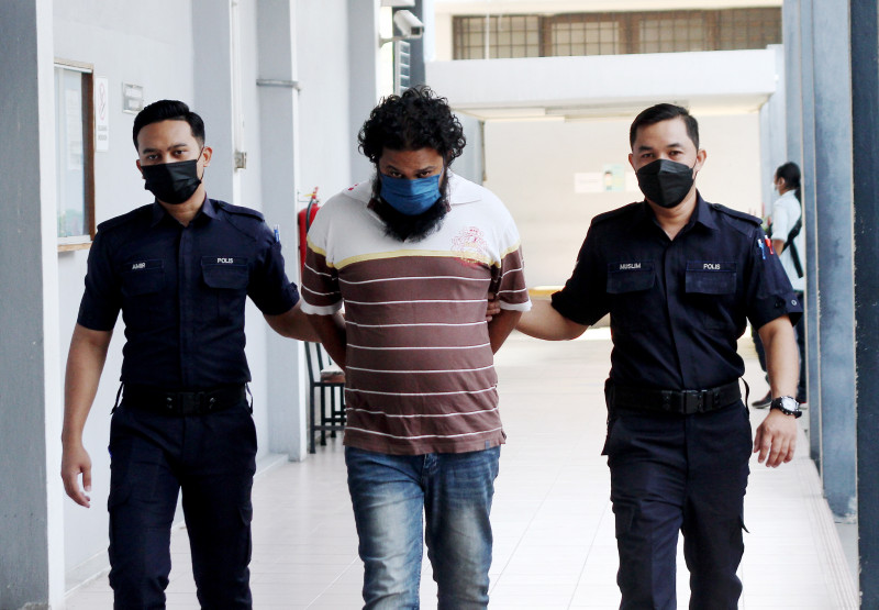 Siblings charged with making death threats, injuring restaurant manager