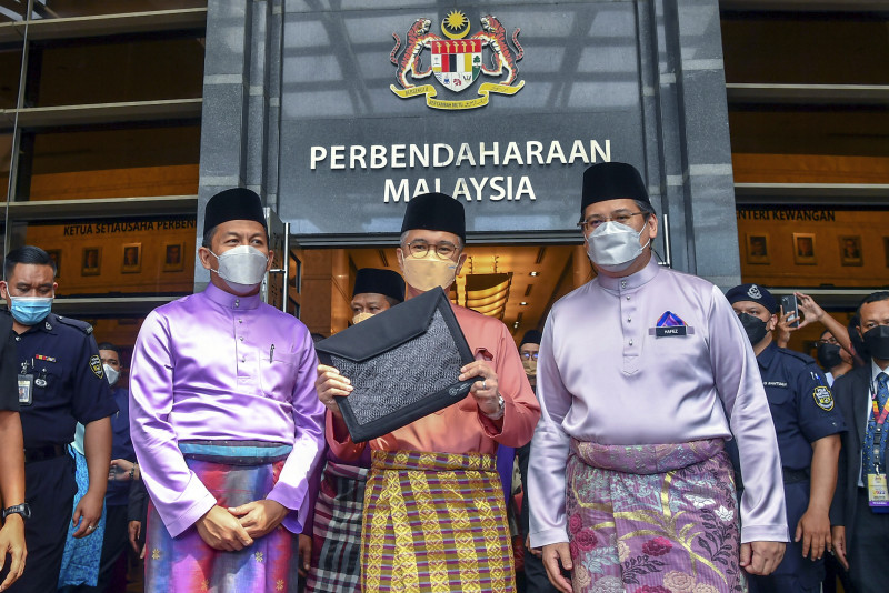 [UPDATED] Budget 2022 gets biggest allocation ever at RM332.1 bil