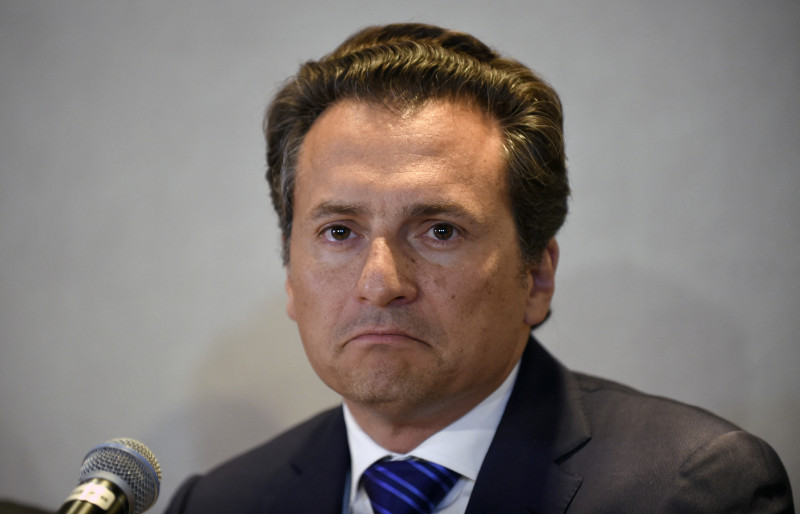 Mexico ex-oil chief held in preventive detention in bribery case